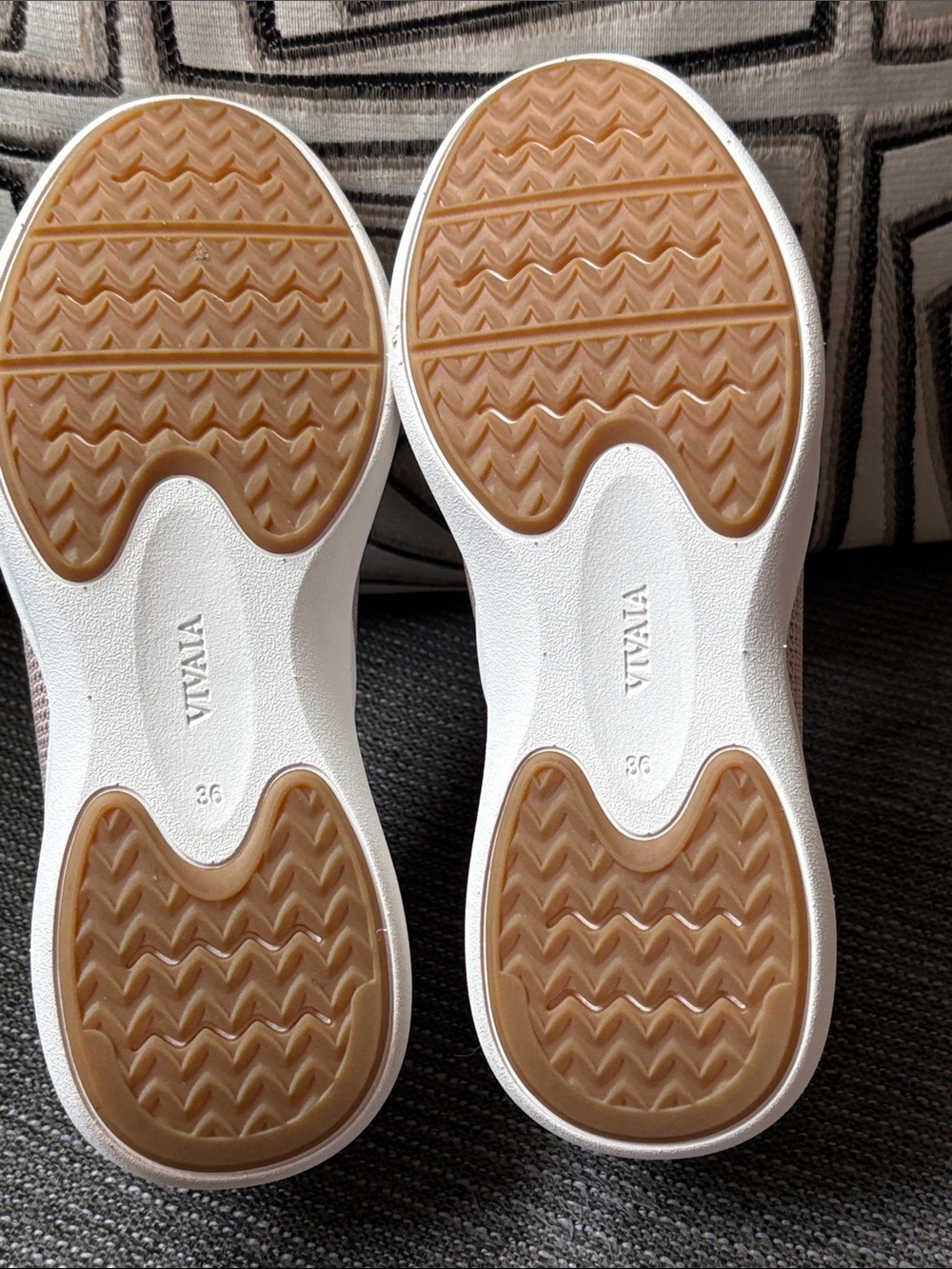 Like New Vivaia Walker Pro Hybrid Ballet Flats - Size 5.5-6 (36) - Picture 6 of 6